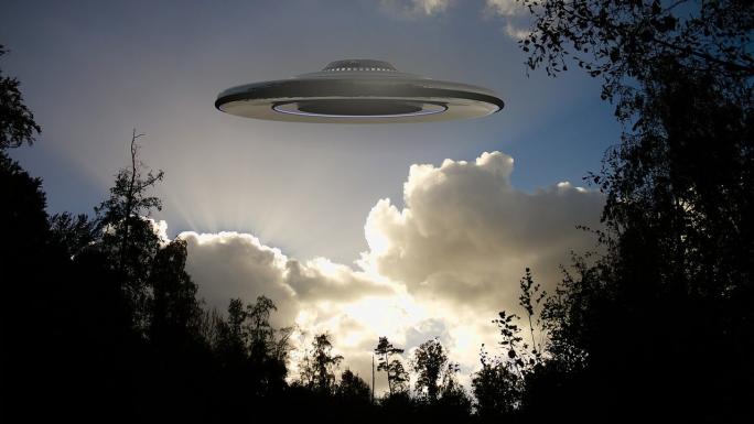 UFO boven een bos